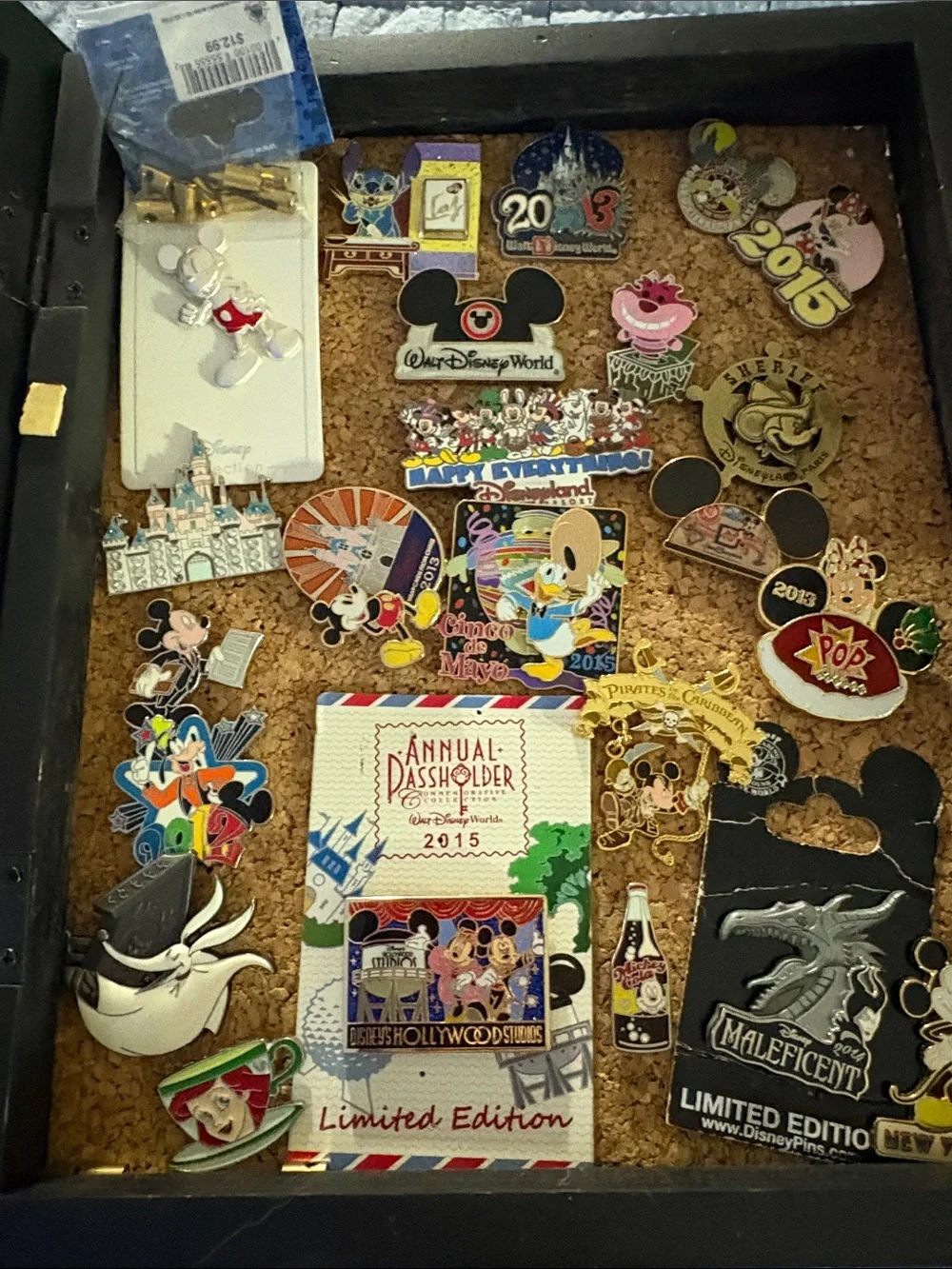 UPDATED ✨Disney Collectible lot of pins annual passholder LELR rare pins Paris✨ - Picture 14 of 17